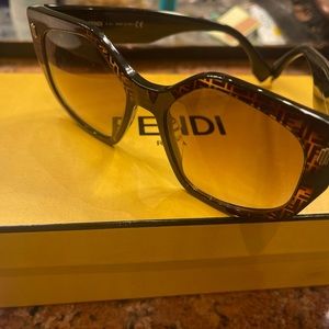 FENDI SUNGLASSES